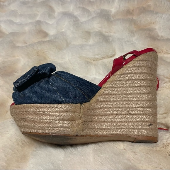Penny Loves Kenny denim bow and red wedge shoes - Picture 6 of 11